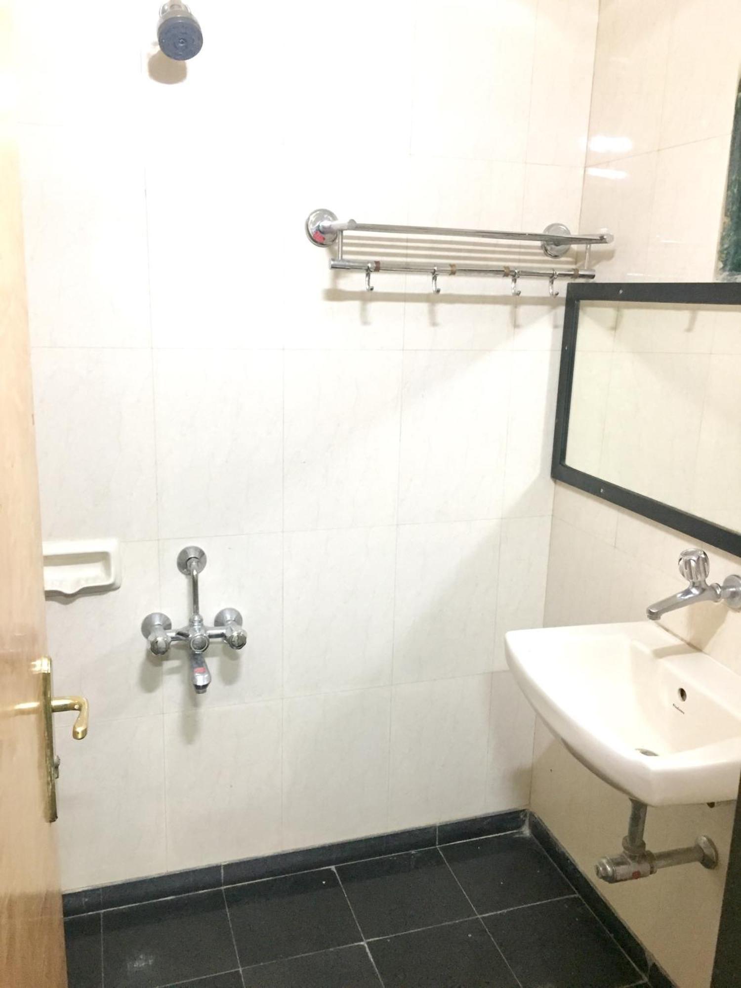 Hotel New Uttam Hira Palace Нашик Екстериор снимка