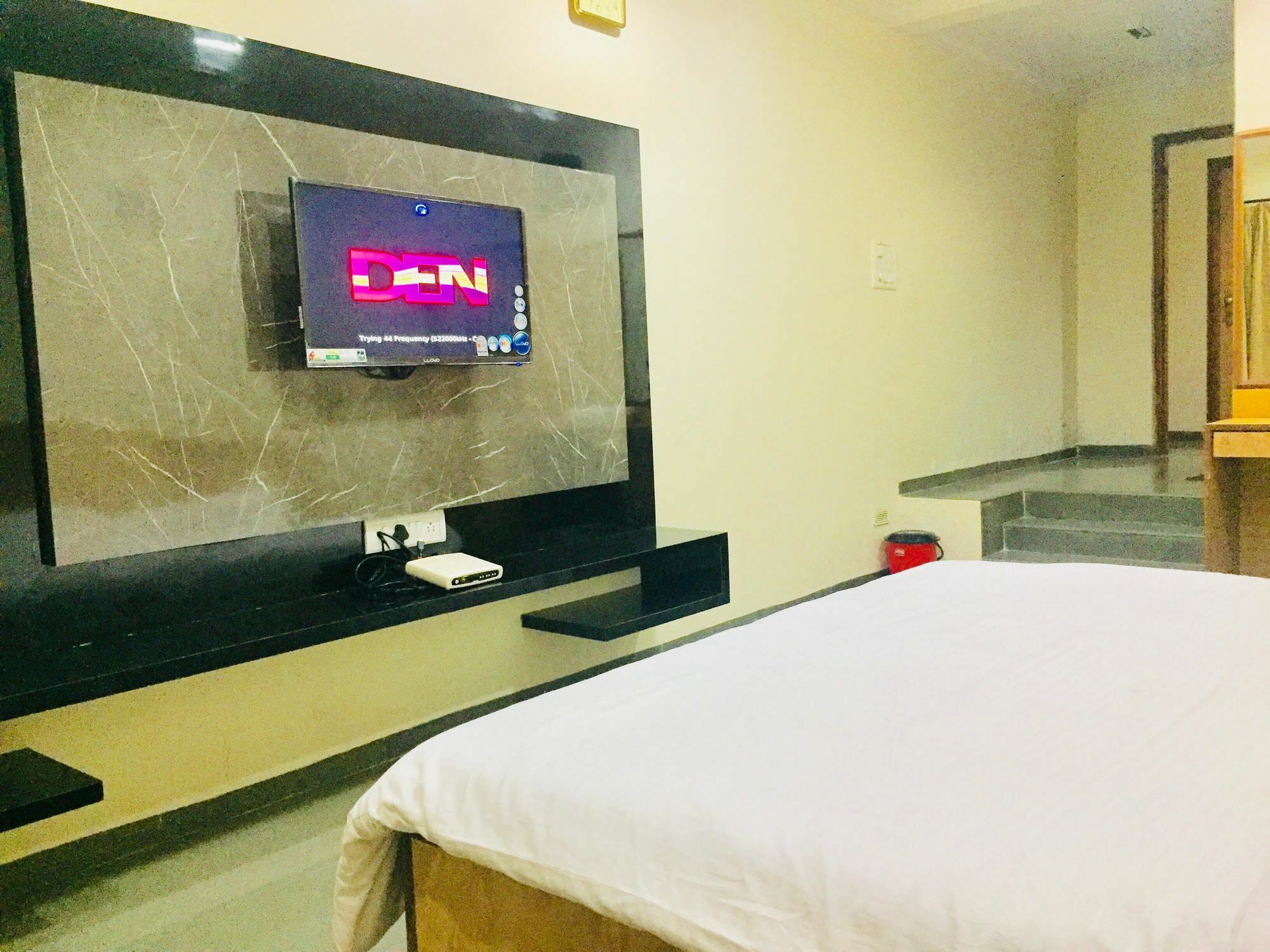 Hotel New Uttam Hira Palace Нашик Екстериор снимка